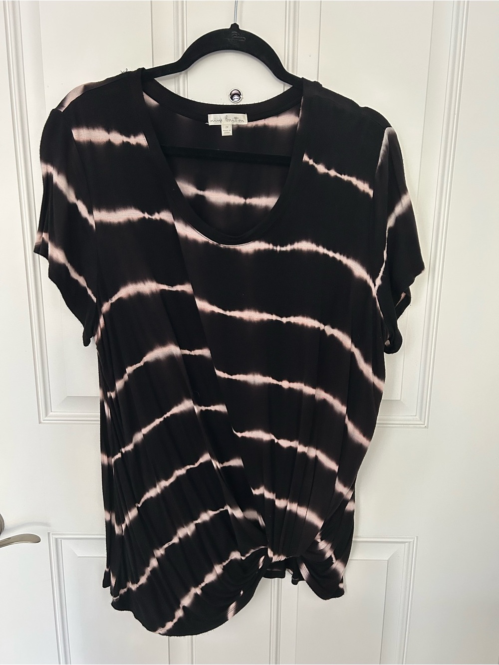nine britton Black and Light Pink Tie-Dye Knot Front Short Sleeve Top